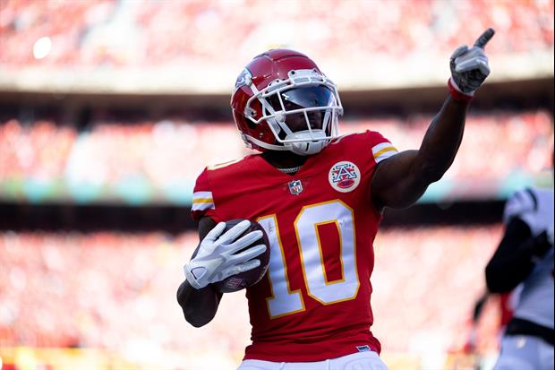 Chiefs Star Tyreek Hill Tried To Stone Cold Steve Austin Some Beers, Failed Miserably