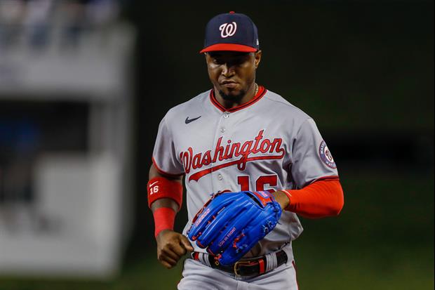 Nationals Victor Robles Played Entire Inning With Live Praying Mantis On His Head
