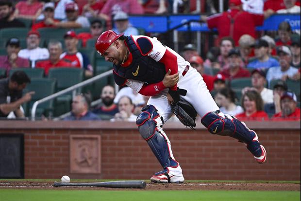 Watch Cardinals' Willson Contreras Suffer Fractured Forearm After Getting Hit With Bat